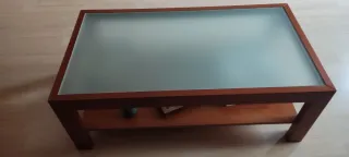 Mesa de centro de madera y cristal