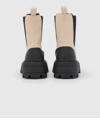 Botas Beige y Negras