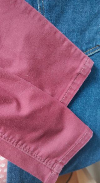 Pantalón vaquero granate