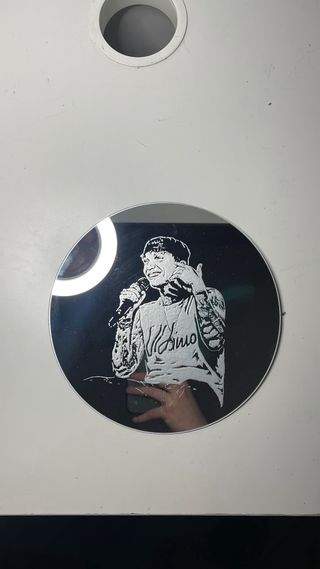 Specchio tondo con base in legno