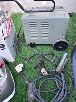Soldadora de electrodo AC 7250 + careta