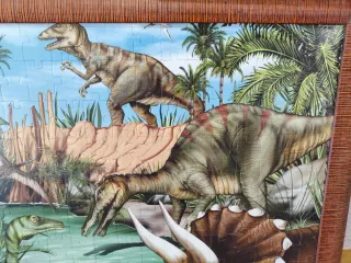 Cuadro Puzzle Dinosaurios con marco marrón