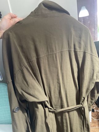 Gabardina verde militar