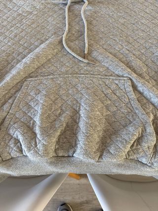 Sudadera Bershka gris acolchada mujer