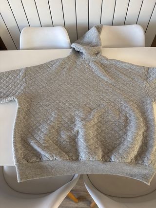 Sudadera Bershka gris acolchada mujer
