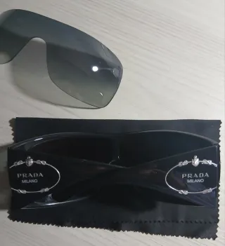 Occhiali da sole Prada neri