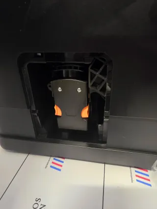 Cafetera superautomatica Cremmaet latte cecotec