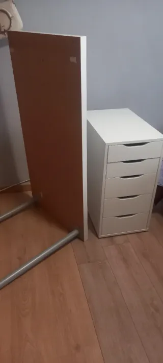 Escritorio blanco con cajones Ikea