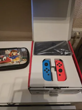 Nintendo Switch OLED Blu e Rosso