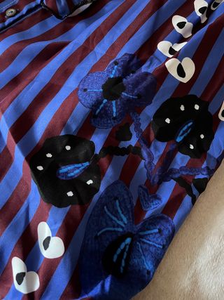 Camisa rayas azul y burdeos con volante