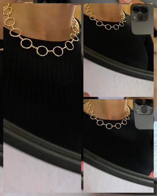 Collar/gargantilla dorada con redondas.