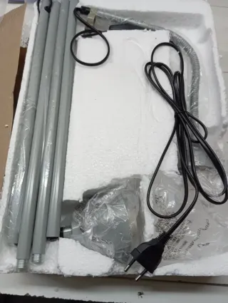 Lámpara de pie moderna Reality