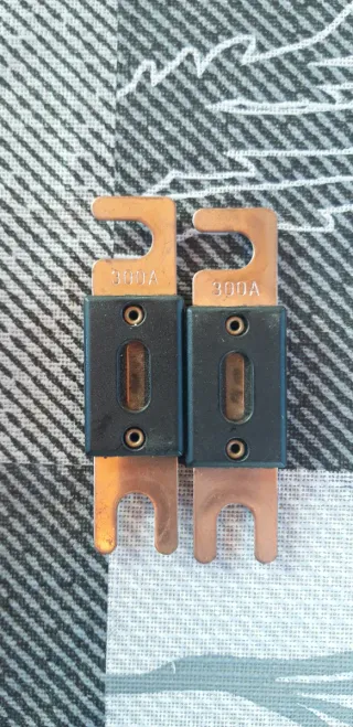 Portafusibles y fusibles transparentes para 12V