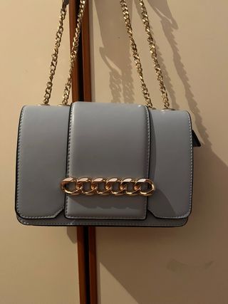 Borsa a tracolla blu con catena dorata