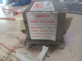 Transformador microondas alta tensión