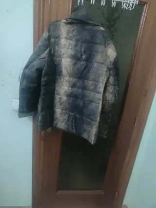 Plumas negras y marrones