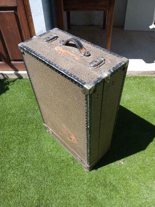 Baúl de viaje antiguo