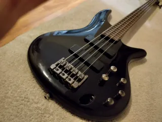 Bajo Ibanez SR 520