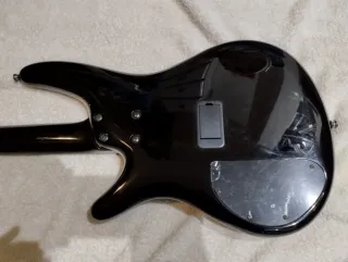 Bajo Ibanez SR 520
