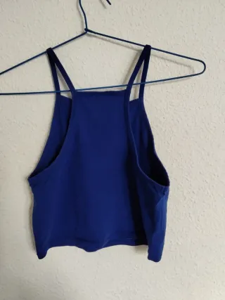 Top azul sin mangas