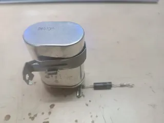 Condensador de alta tensión microondas.