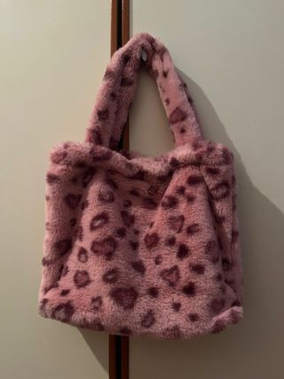 Borsa morbida pelo rosa con cuori