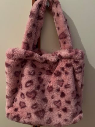 Borsa morbida pelo rosa con cuori
