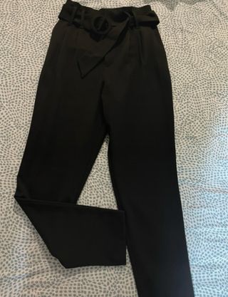 Pantalón vestir negro con cinturón
