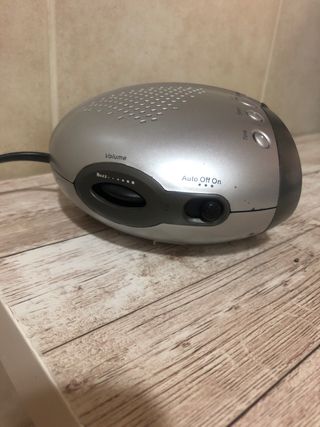 Radio Reloj DVTECH Plata y Negro