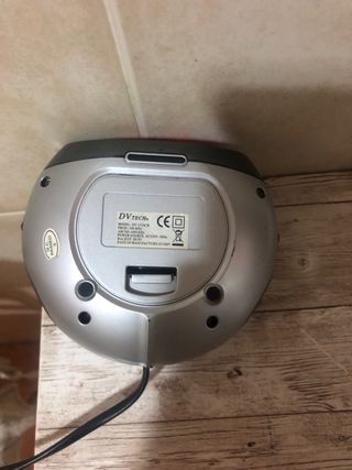 Radio Reloj DVTECH Plata y Negro