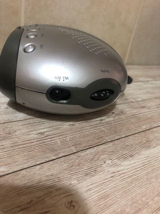 Radio Reloj DVTECH Plata y Negro