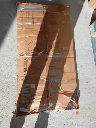 Escritorio de ordenador negro