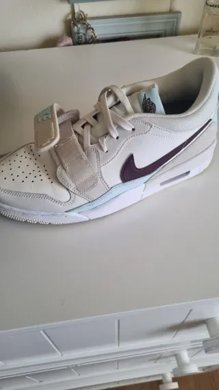 Nike Jordan Legacy 312 Low Blancas Moradas