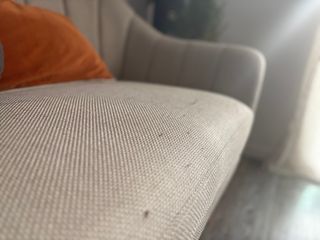 Sofá 2 plazas y media beige. Precio negociable!!!