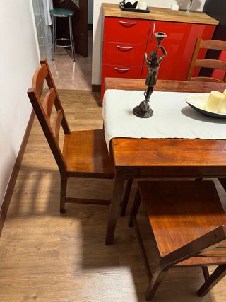 Mesa y 4 Sillas Comedor Madera