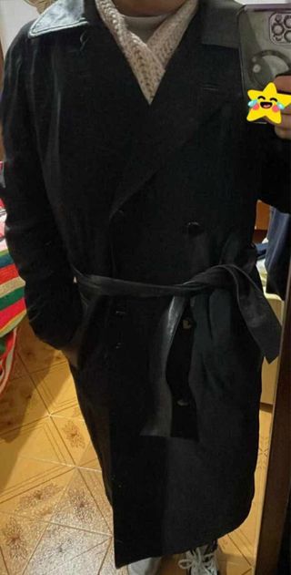 Giaccone nero con dettagli in pelle