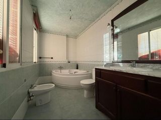 Chalet en venta en Zubia (La)