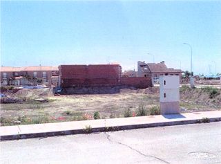 Terreno urbano, solar para edificar vivienda.