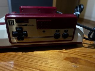 Nintendo Famicom con cables