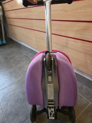 Maleta Patinete Niña Unicornio y ruedas con luz