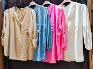 Blusa beige con bolsillo