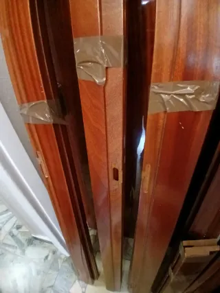 Marcos de puertas de madera. Lote de 13 piezas.