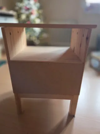 Mesita de noche de madera Ikea