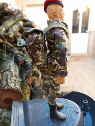 Muñeco GeyperMan guerrillero militar