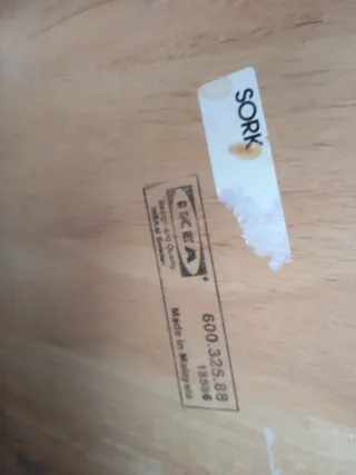 Silla infantil de madera blanca