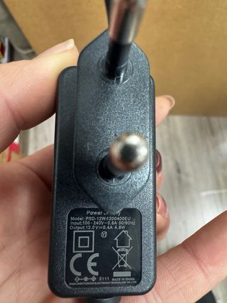 Lámpara de pie moderna negra