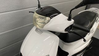 Peugeot Tweet 50 Scooter Blanca