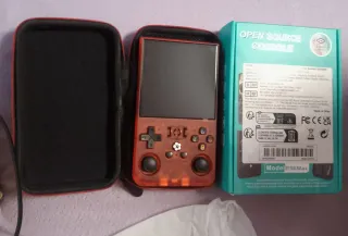 Consola Portátil Roja R36Max