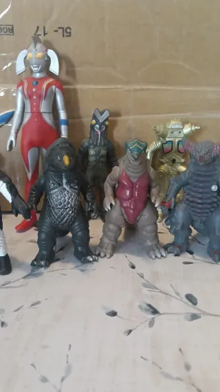 Lote Sofubi Kaiju Figuras Coleccionables