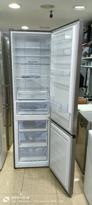 Nevera Combi HISENSE Acero Inoxidable SEMI NUEVA